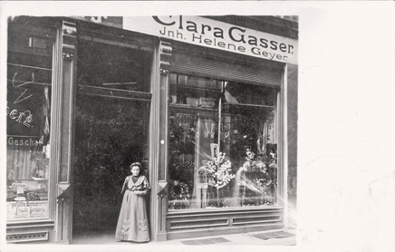 Berliner Straße 1b - Clara Gasser Nachfolger, künstliche Blumen