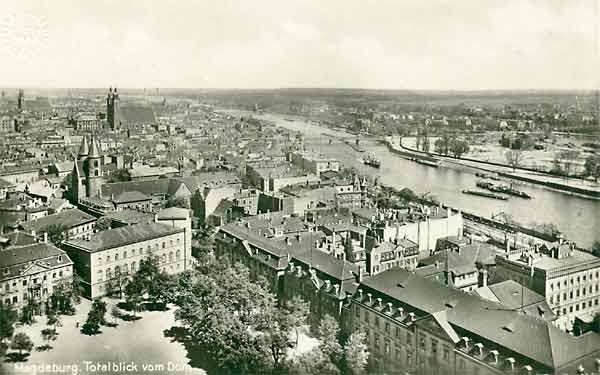 Blick vom Dom über die Altstadt um 1930